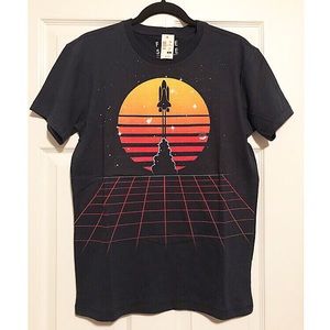 Men’s Graphic Tee Shirt with Space Shuttle